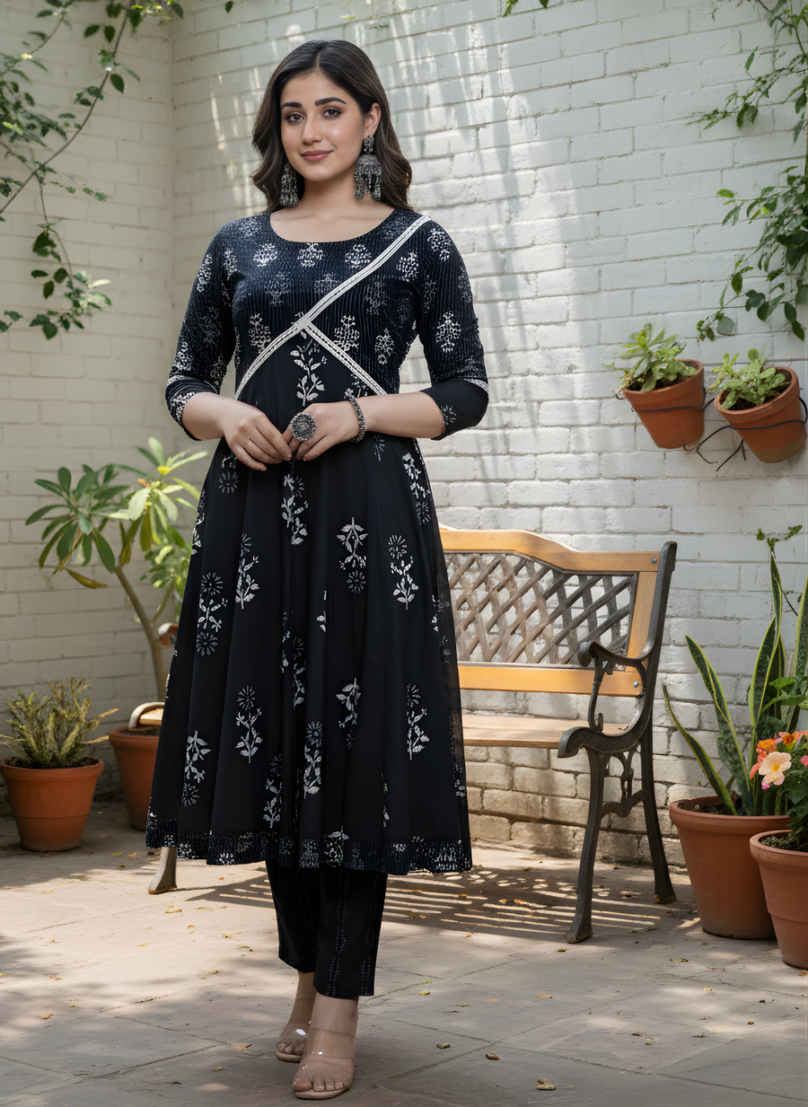 Elegant Black with Floral Print Kurta Set for Women