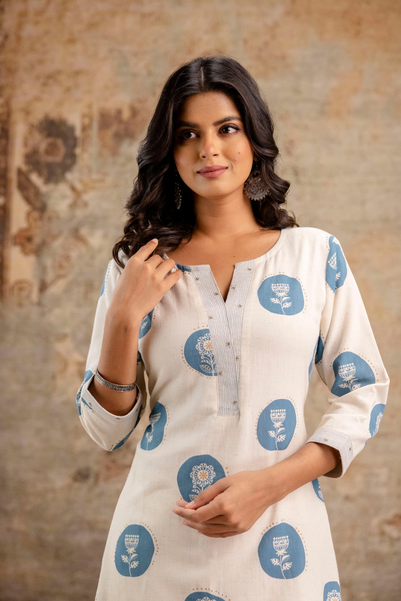 Floral printed kurta set for women in breathable fabric