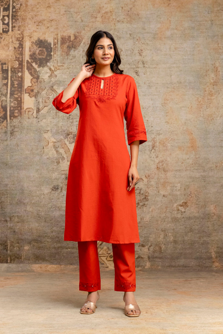Cotton kurta set with embroidery front