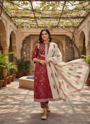 Women’s traditional cotton kurta with printed dupatta