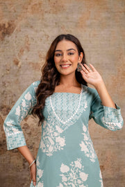 Stylish 2pc kurta set with coordinated pants