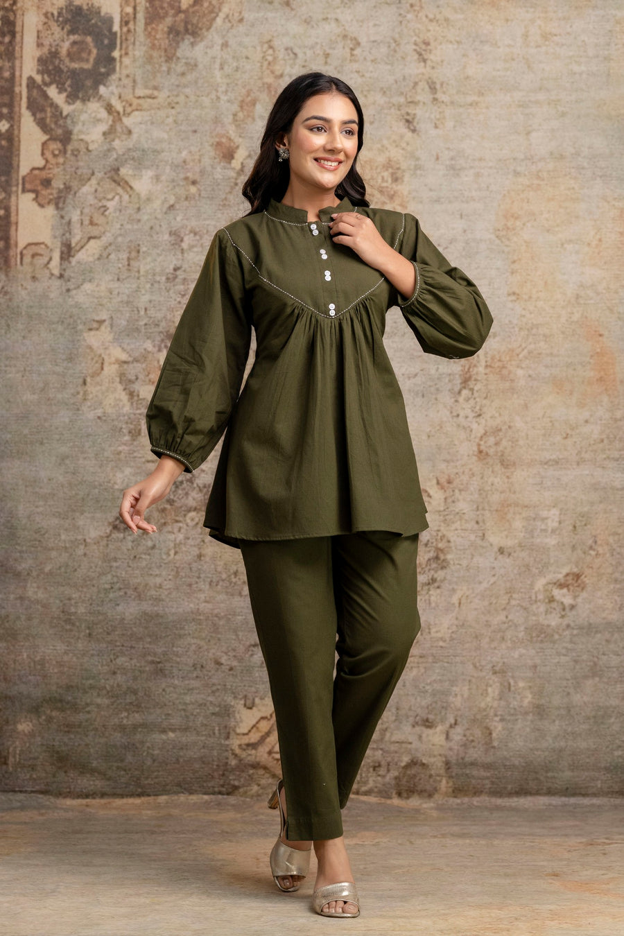 Women’s Olive Green Cotton Kurti with Balloon Sleeves – Aaronee