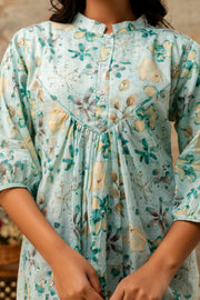 Soft breathable cotton short top in mint green shade