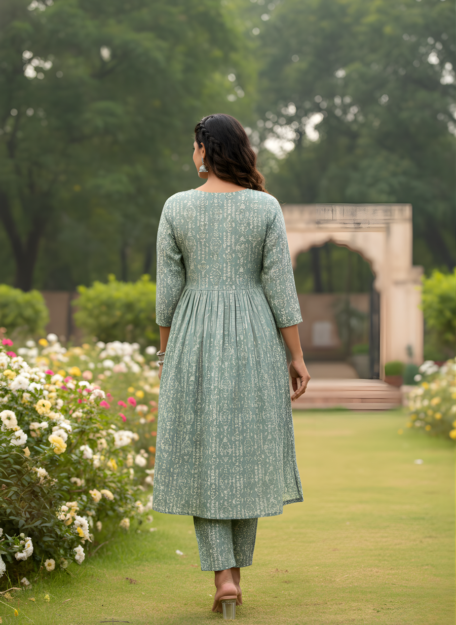 Modal Chanderi Fine Fabric in a Mesmerizing Green Kurta Set for Women