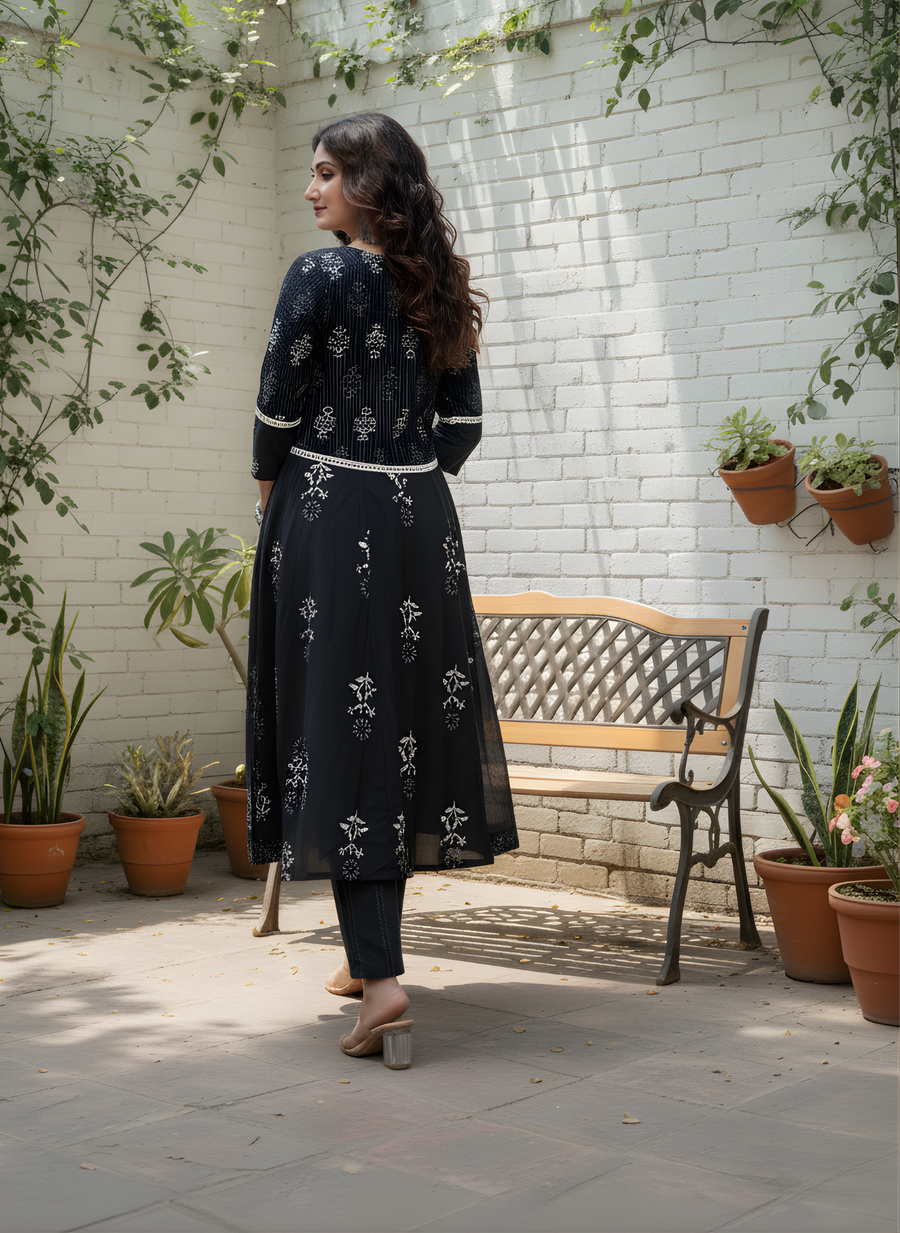 Elegant Black with Floral Print Kurta Set for Women