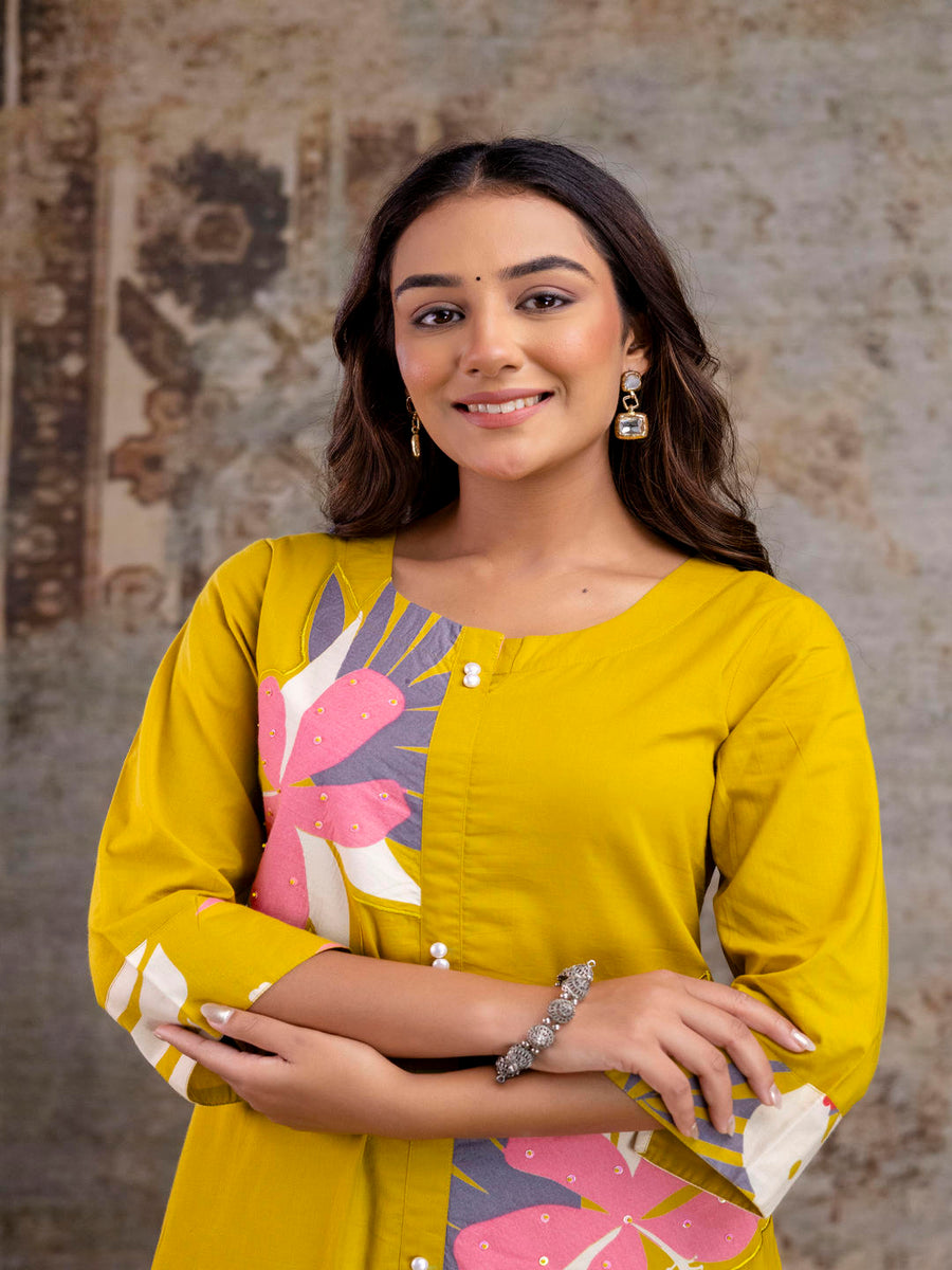 Aaronee Women's Mustard Floral Kurta Set