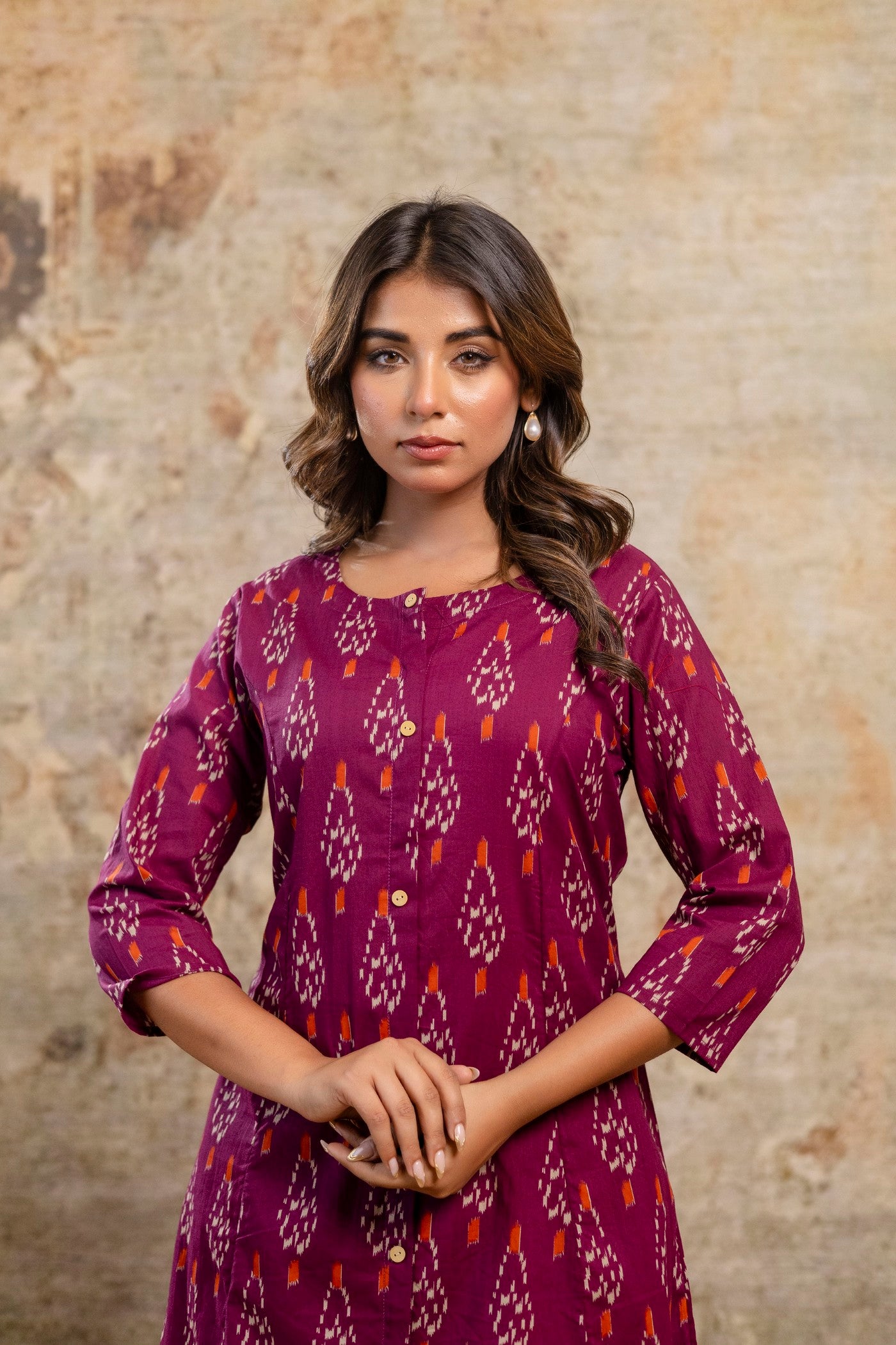 Front view of scoop neck pure cotton kurta