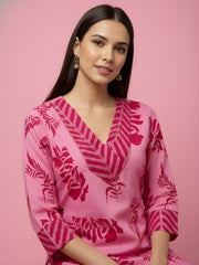 Aaronee V-neck pink printed kurta detail