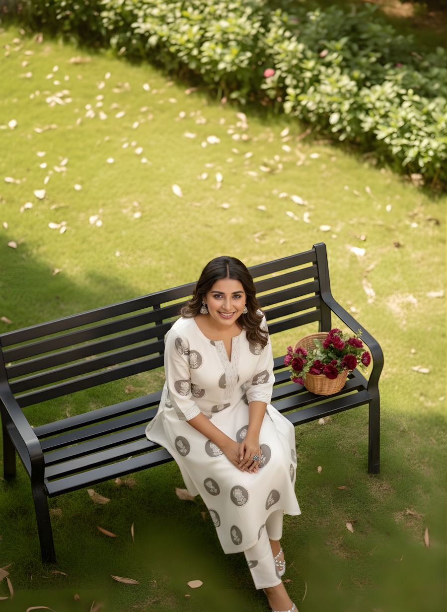 Off-White & Grey Printed Pure Cotton Flex Kurta Set for Women – Aaronee Jaipur