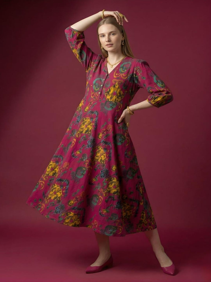 Three-quarter sleeve printed premium cotton midi dress