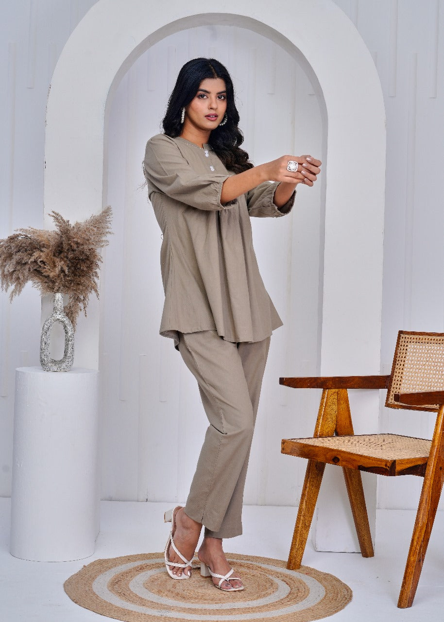 Aaronee Balloon Sleeve Mustard Kurti Set – Cotton Ethnic Wear