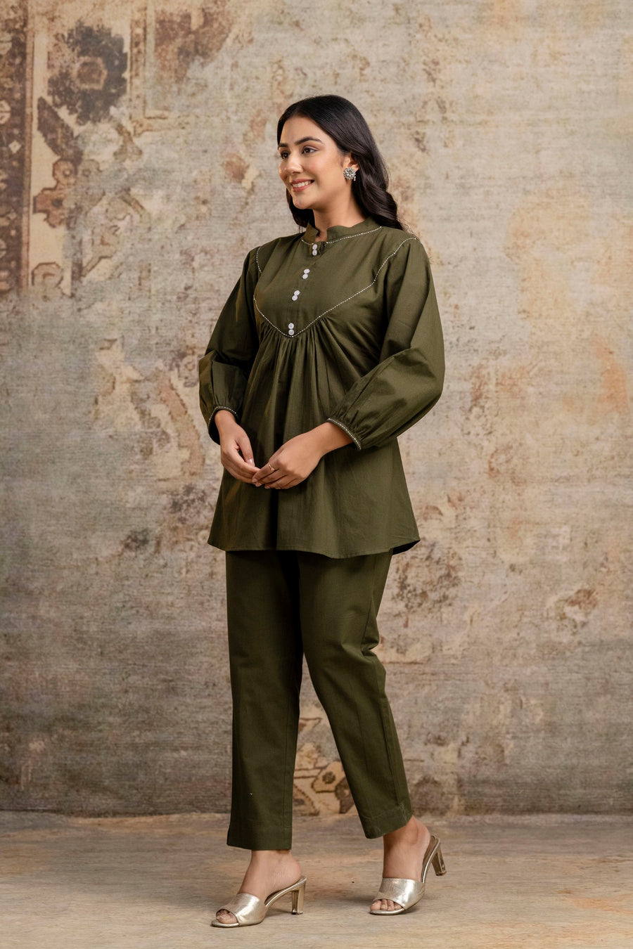 Aaronee Ethnic Wear – Olive Green Kurta Pant Set