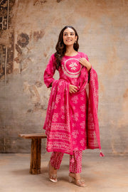Aaronee elegant pink kurta pant dupatta set