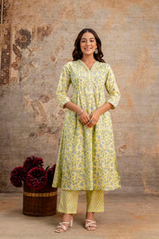 Aaronee yellow floral print kurta pant set for women

