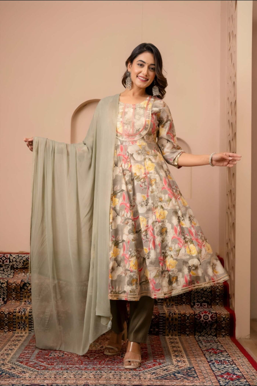 Anarkali Kurta Set - Elegant Ethnic Wear Online | Aaronee