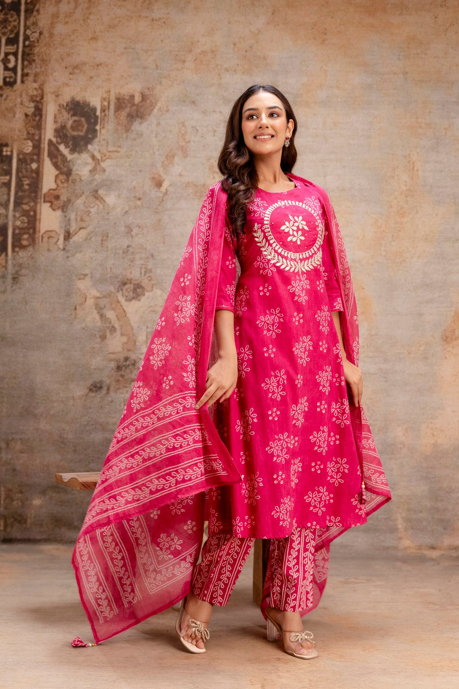 Comfortable pink printed kurta set for women