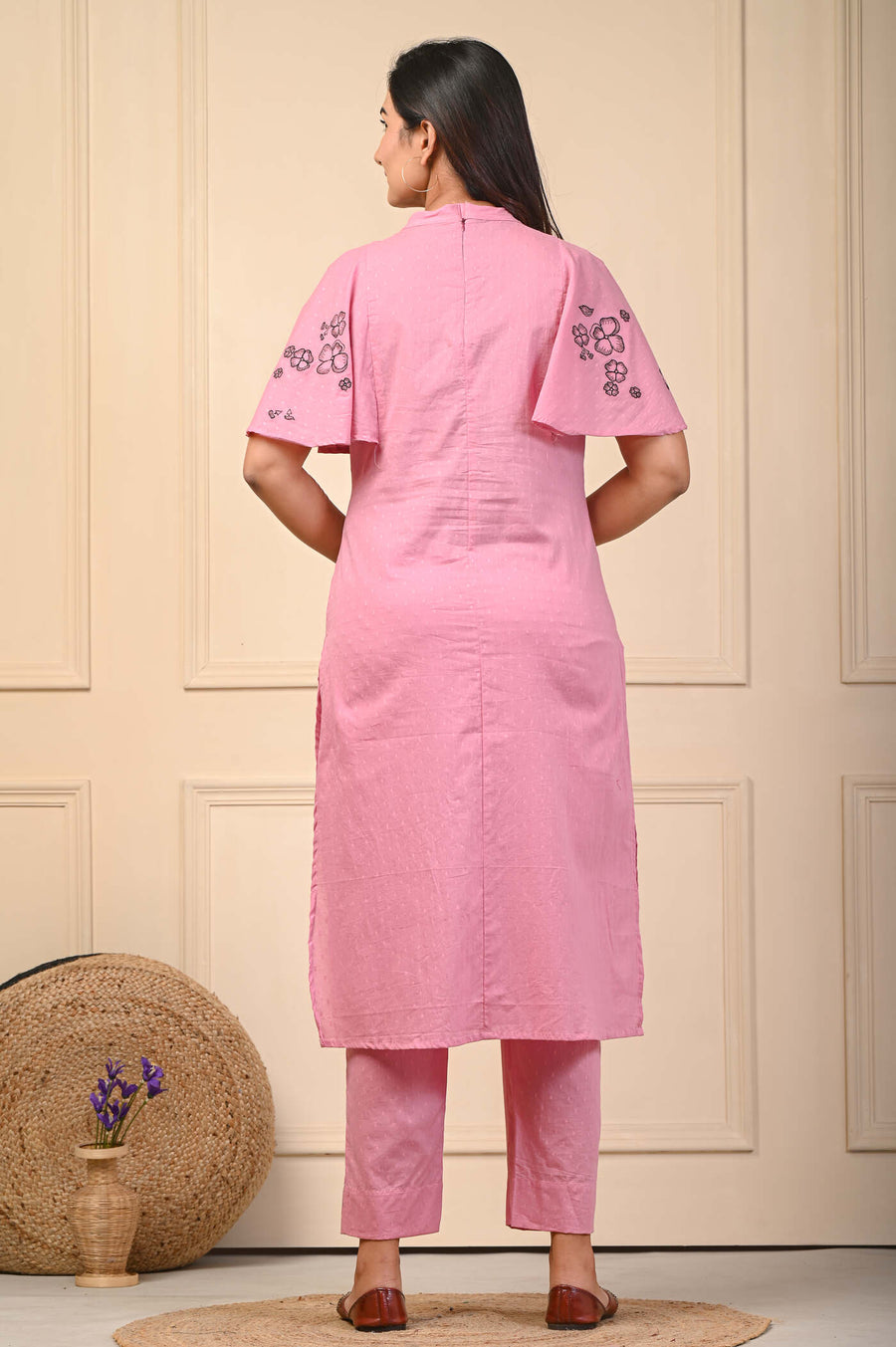 Elegant Pink Floral Embroidered Kurta Set