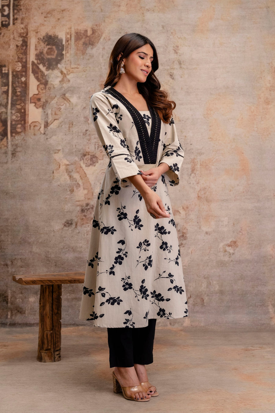 Cotton kurta set with floral print and pintuck