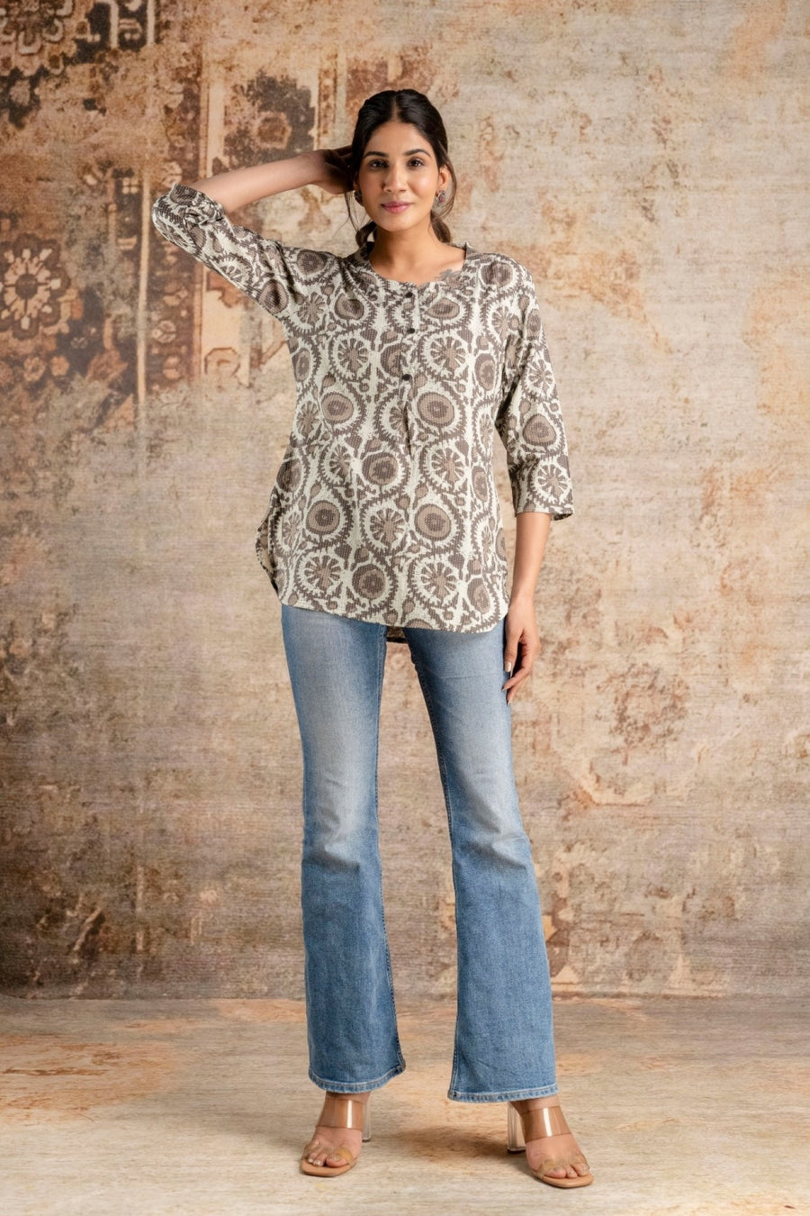 Chic Paisley Brown Top for Modern Fashion