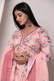 Elegant Floral Pink Kurta Set - Traditional Wear