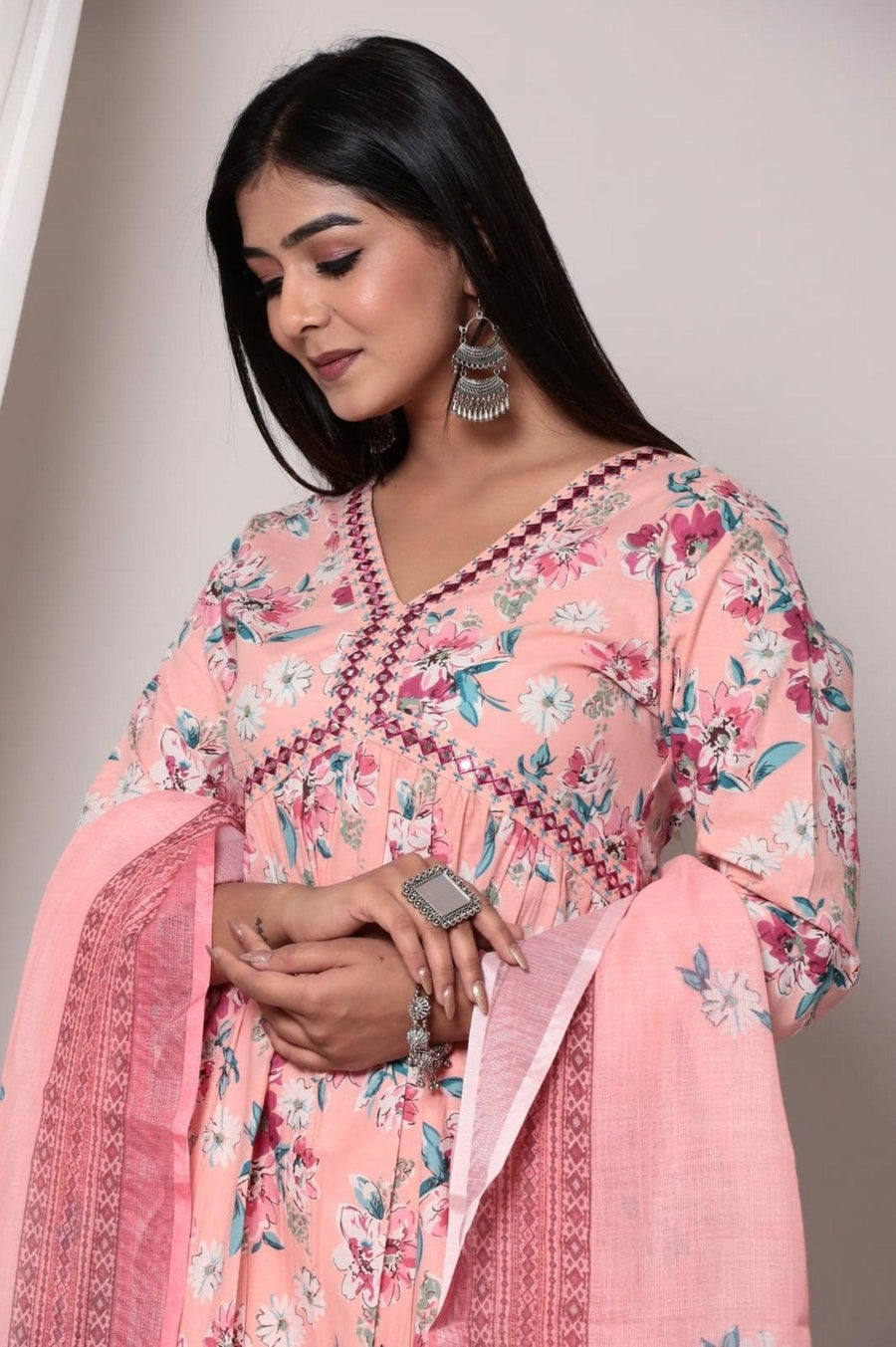 Elegant Floral Pink Kurta Set - Traditional Wear