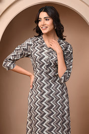 Stylish Zigzag Kurti with Floral Pants - Comfortable & Chic