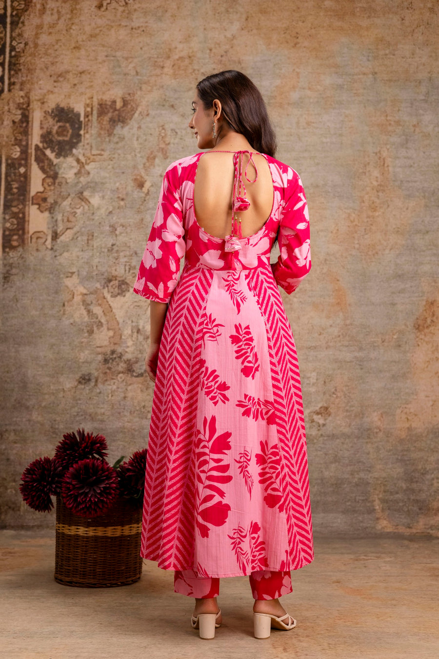 Elegant ethnic wear in pure cotton