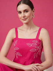 Sleeveless pink cotton midi dress with white leaf embroidery