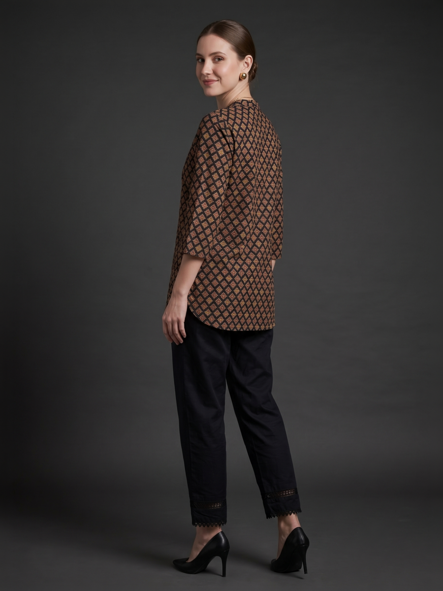 Women's black geometric printed cotton top