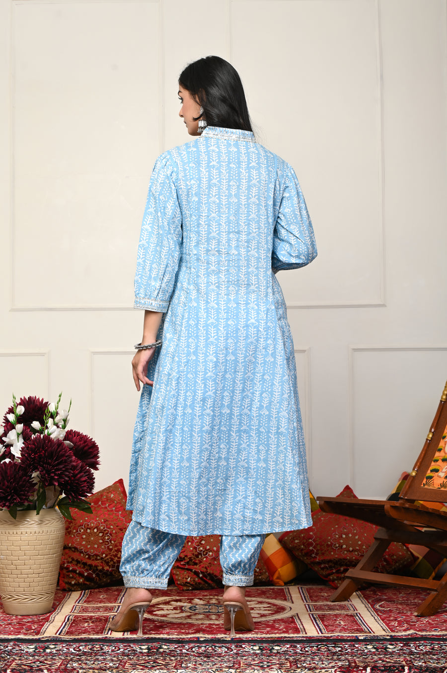 Blue V-Neck Dupatta Set: Sublime Comfort in Pure Cotton