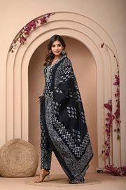 Embrace Elegance with Aaronee Jaipuri Floral Print Kurta Pant Dupatta Set