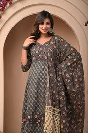 Elevate Your Ethnical Style with Aaronee Jaipuri Print Anarkali Kurti Pant Dupatta Set