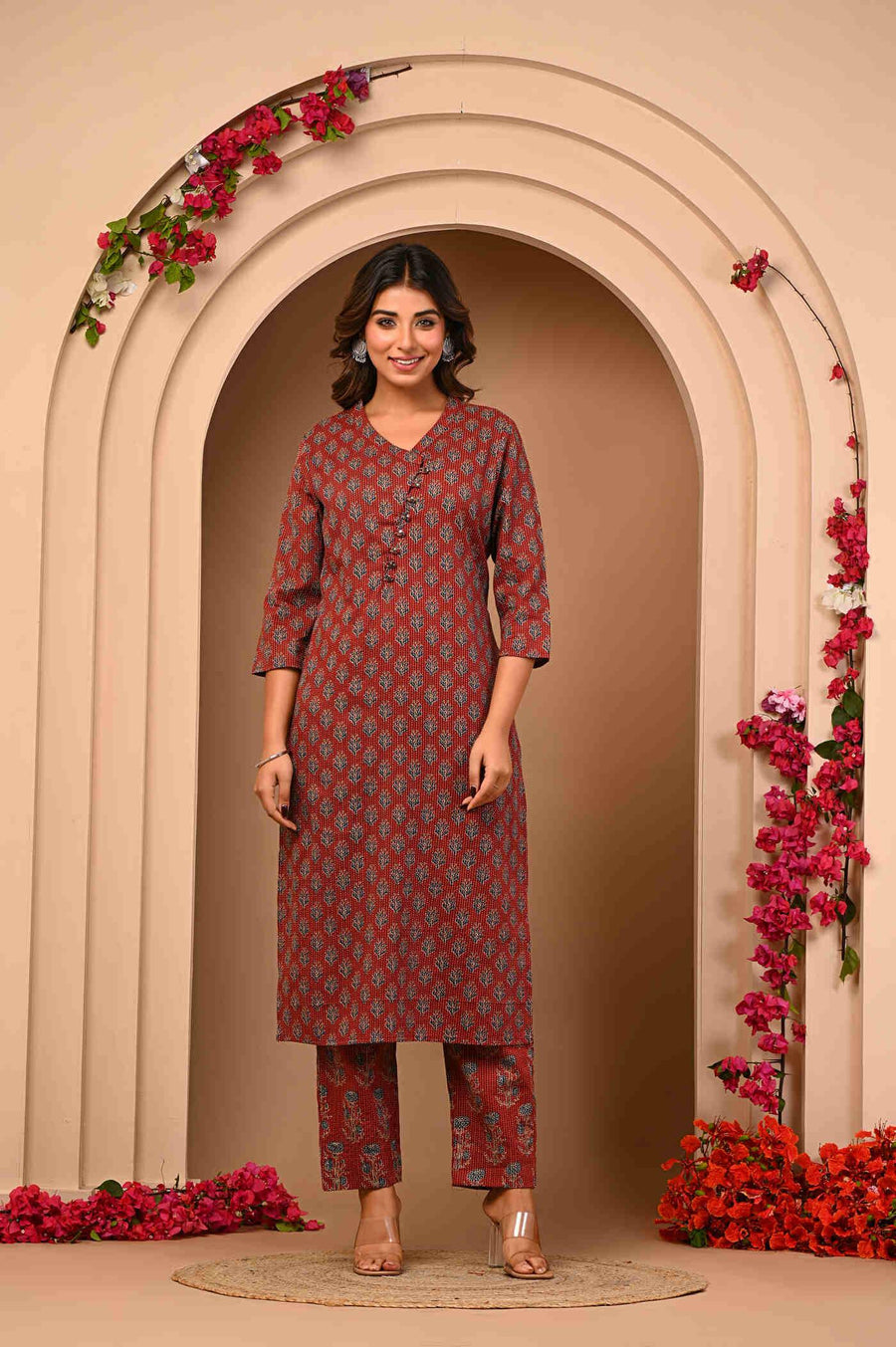 Elegant Kurta Set for Women - Ethnic Wear Collection at Aaronee