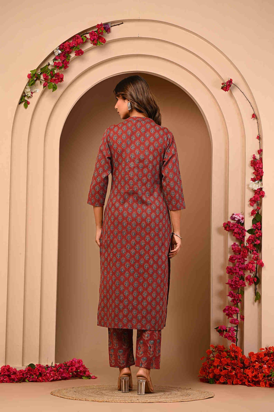 Elegant Kurta Set for Women - Ethnic Wear Collection at Aaronee