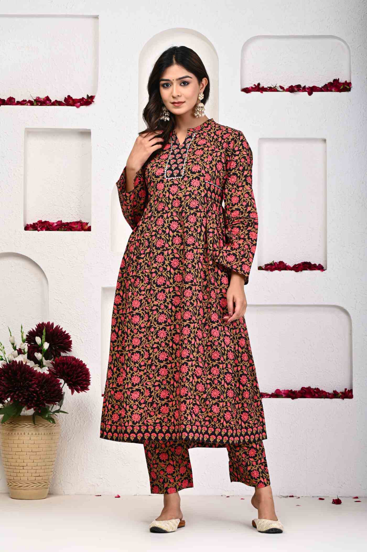 Handcrafted Kurti Set with Elegant Hand Work: Timeless Style