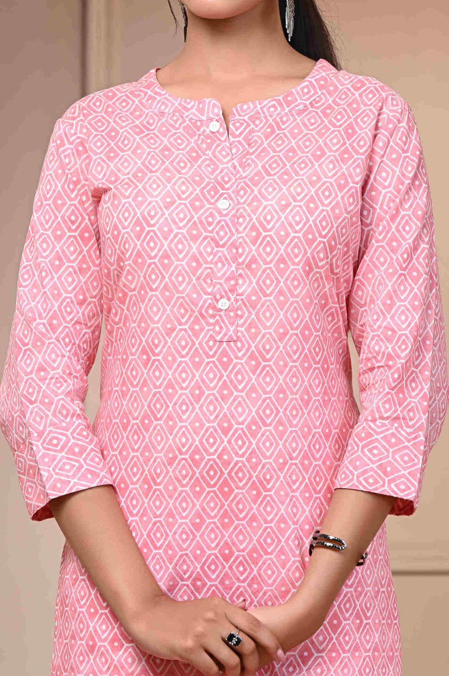 Kurti for Women - Elegant & Stylish Ethnic Wear | Aaronee