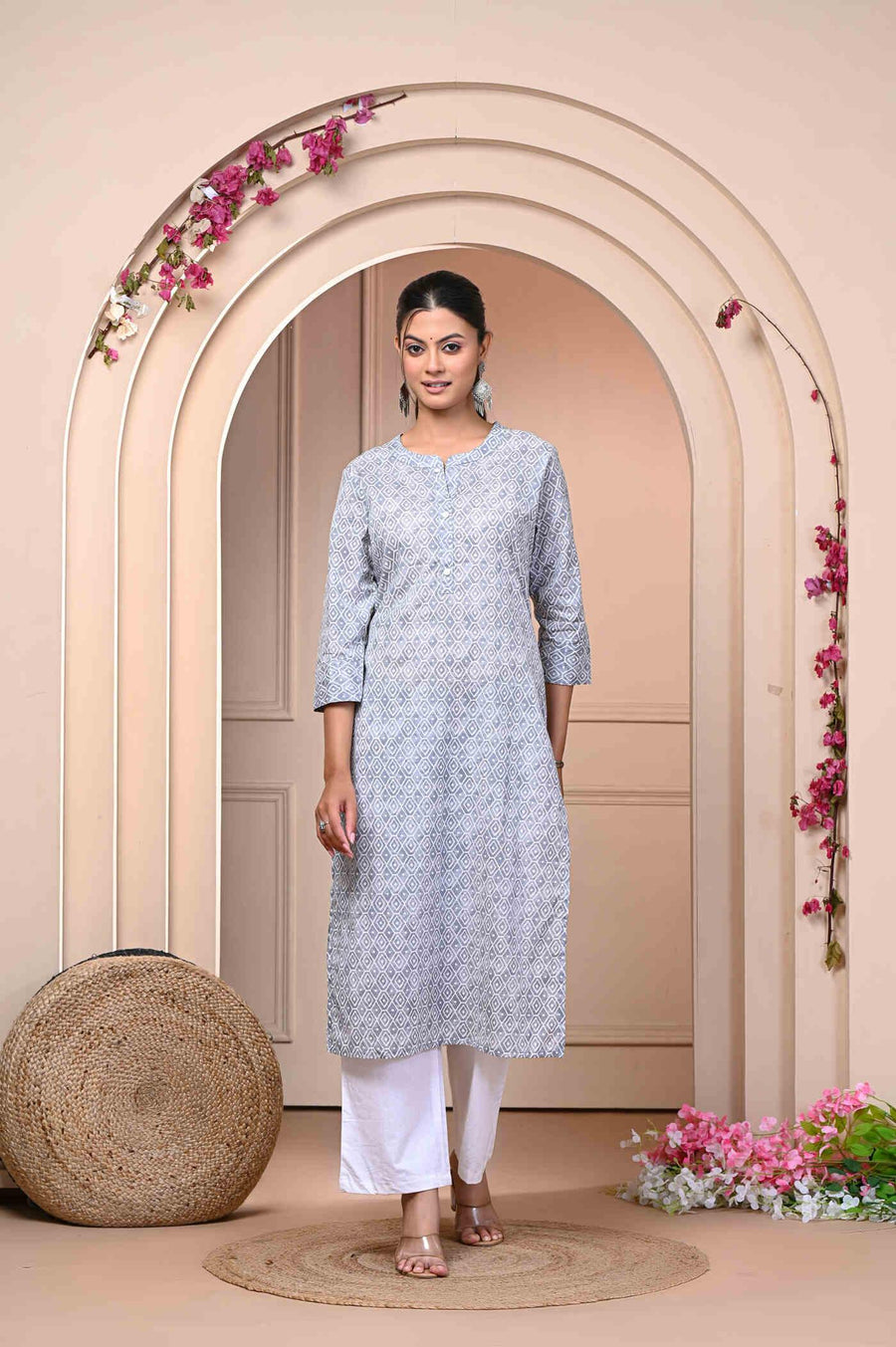 Kurti for Women - Stylish & Comfortable Ethnic Wear | Aaronee