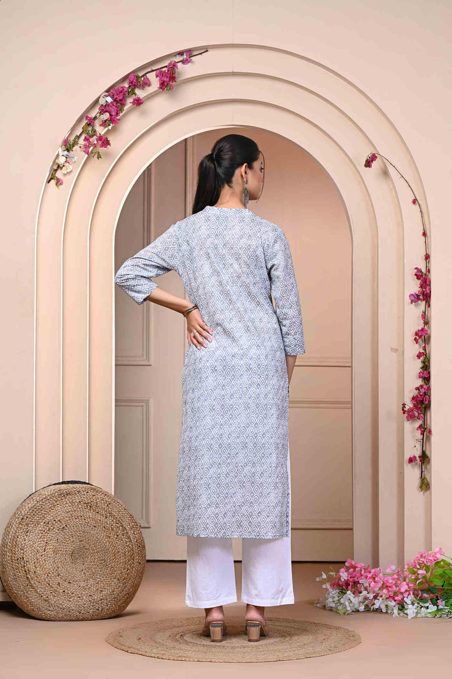 Kurti for Women - Stylish & Comfortable Ethnic Wear | Aaronee