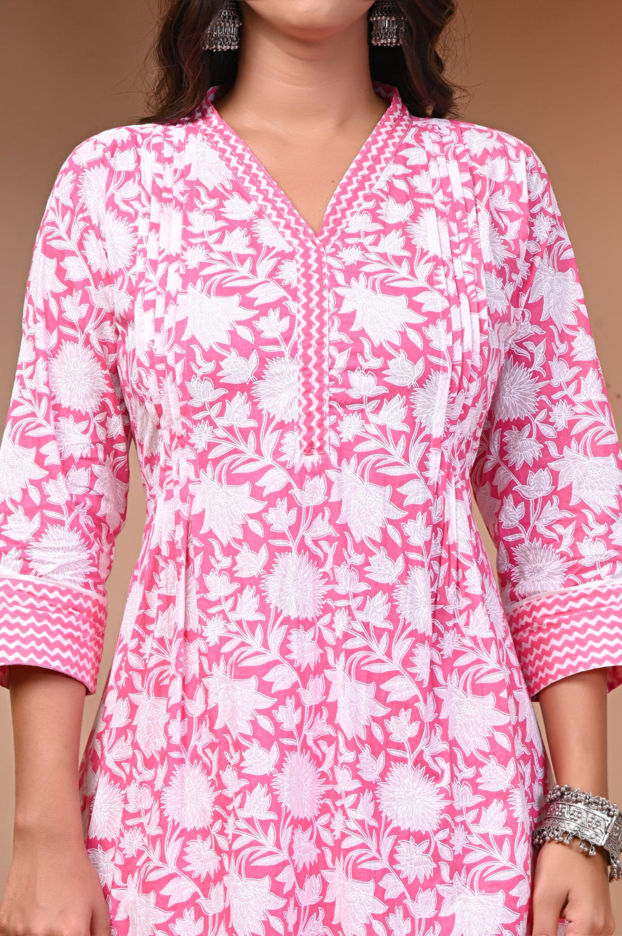 Elegant Pink Floral Kurta Set for Women