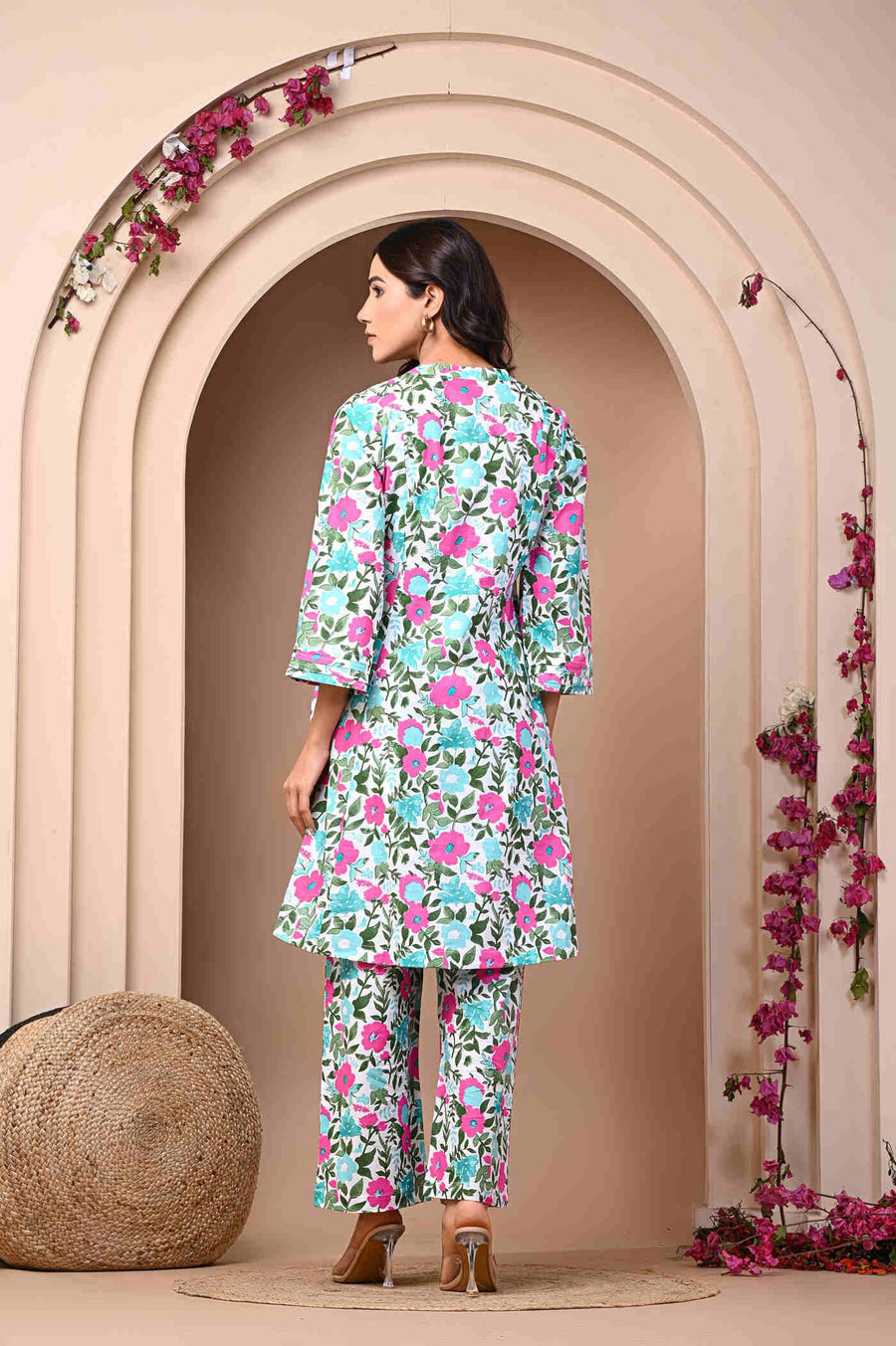 Blossom Chic: Stylish Floral Print Kurta and Pants for Women