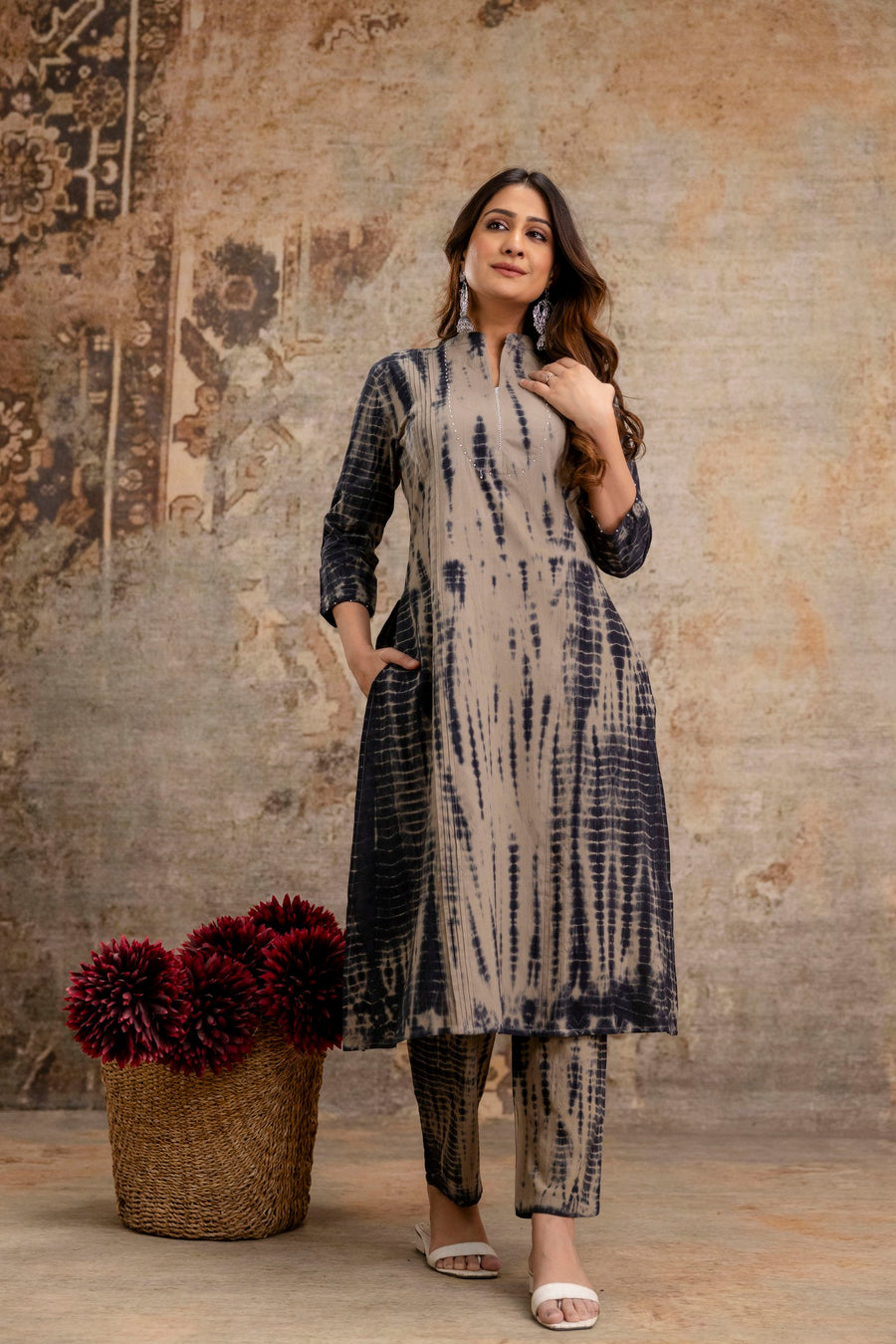 Women’s Elegant Indigo Tie-Dye Kurti Pant Set by Aaronee 