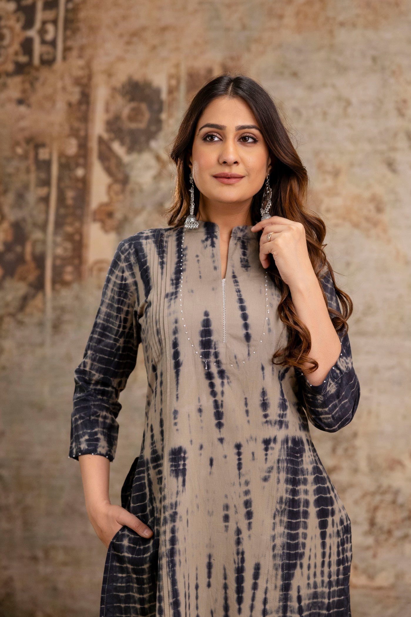 Aaronee Beige and Indigo Cotton Kurti with Matching Pants 