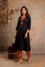 Pure cotton kurta with handcrafted neckline