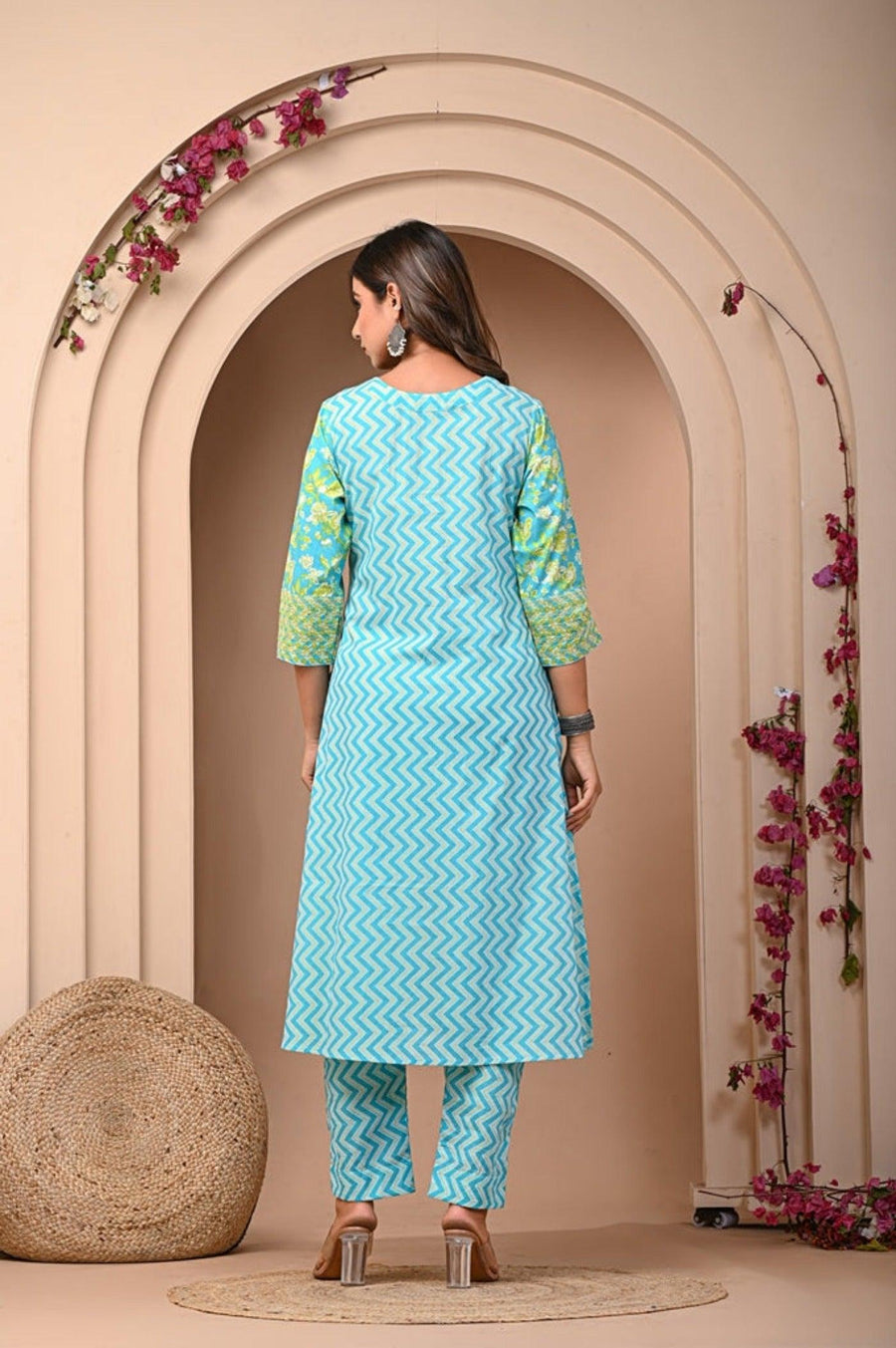 Discover Aaronee's Straight Kurta Pant & Dupatta Set