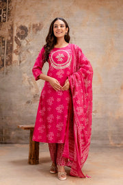 Stylish pink ethnic outfit for women Aaronee