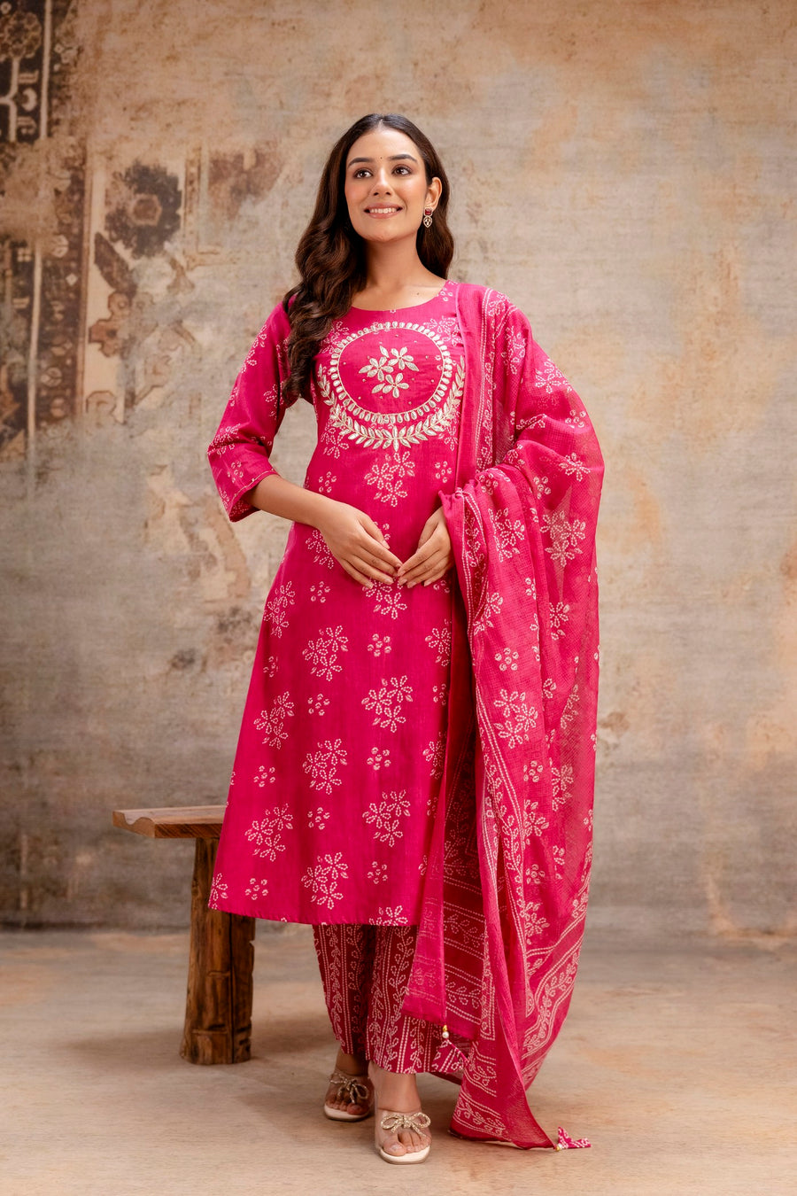 Stylish pink ethnic outfit for women Aaronee