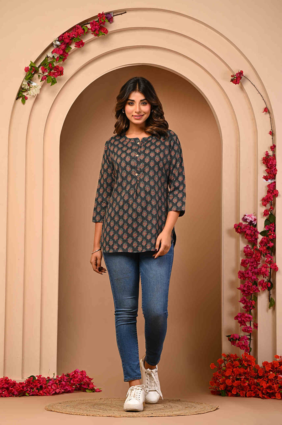 Trendy Stylish Printed Short Kurti: A Fashion Essential