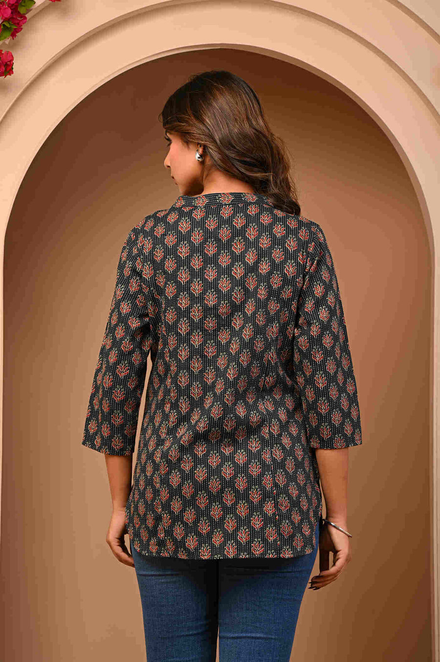 Trendy Stylish Printed Short Kurti: A Fashion Essential