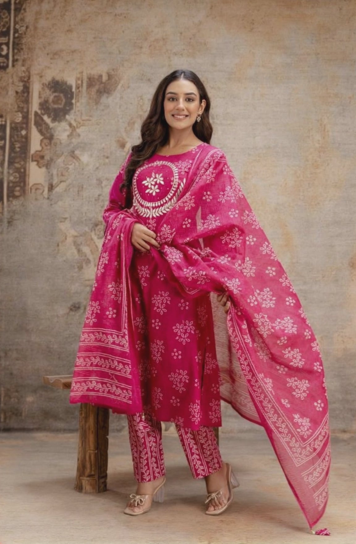 Pink kurta pant dupatta set with white prints