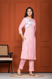 Embrace Tradition with Aaronee Sanganeri Print Kurti Pant Set